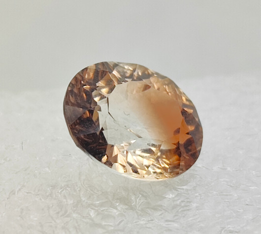 Imperial Topaz rarity 11 x 9 mm / 5,2 ct oval