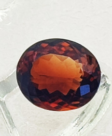 Imperial Topaz rarity   / 10 ct oval