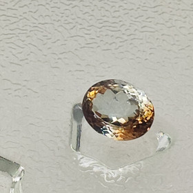 Imperial Topaz rarity  / 11 ct oval