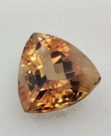 Imperial Topaz rarity  / 11ct kolmio