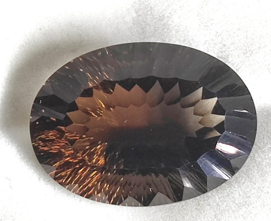 savukvartsi Burmasta, erikoinen hionta  29mm / 44 ct ovaali