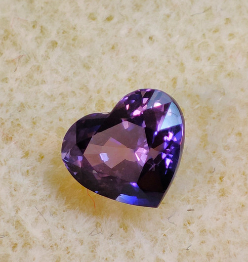 Sapphire 1,3 ct heart , multicolor