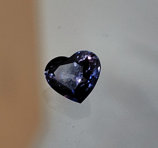 Sapphire 1,3 ct heart , multicolor