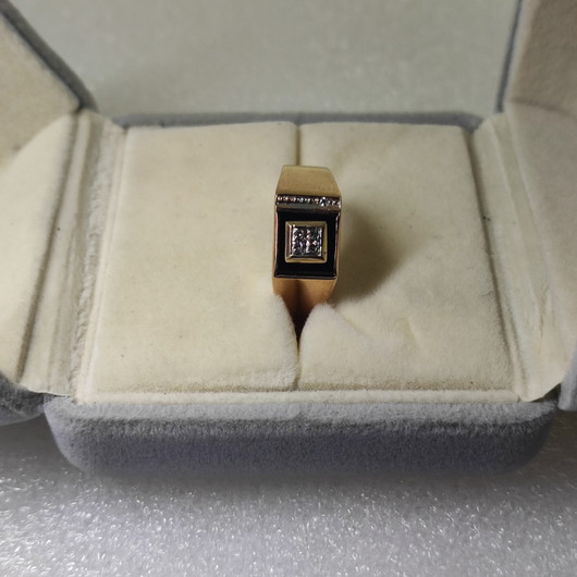 Vintage diamond gold ring  