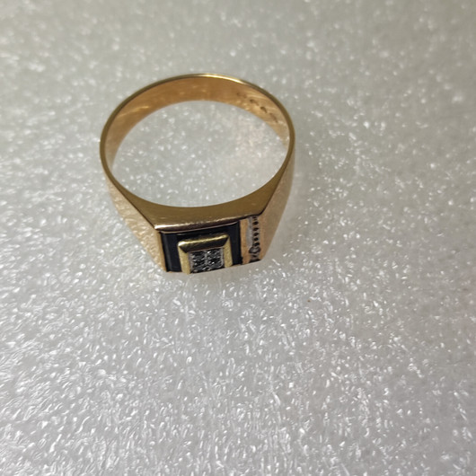 Vintage diamond gold ring  