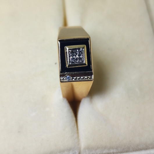 Vintage diamond gold ring  