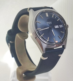 Omega 37mm quartz day / date 