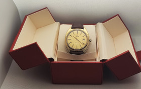 Omega C - case  / date 