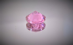 Luonnon Zircon 9 mm / 5 ct pinkki briljanttii, kuvallisella laatutodistuksella