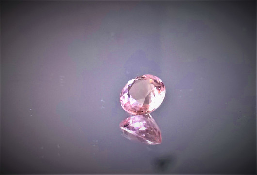 luonnon Zircon 9mm pinkki briljanttii, kuvallisella laatutodistuksella