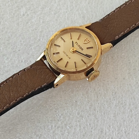 Tudor Geneve 14c
