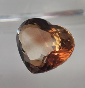 Imperial topaz 13 ct erikoisuus sydän