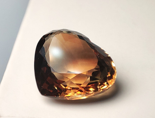 Imperial topaz 13 ct erikoisuus sydän