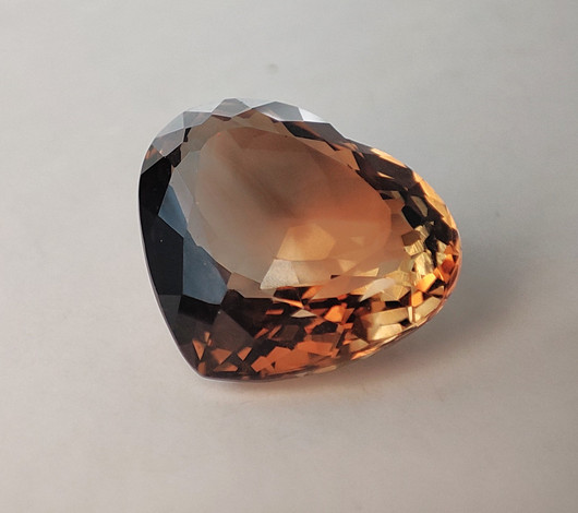 Imperial topaz 13 ct erikoisuus sydän