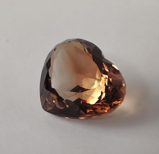 Imperial topaz 13 ct erikoisuus sydän