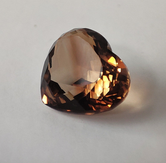 Imperial topaz 13 ct erikoisuus sydän