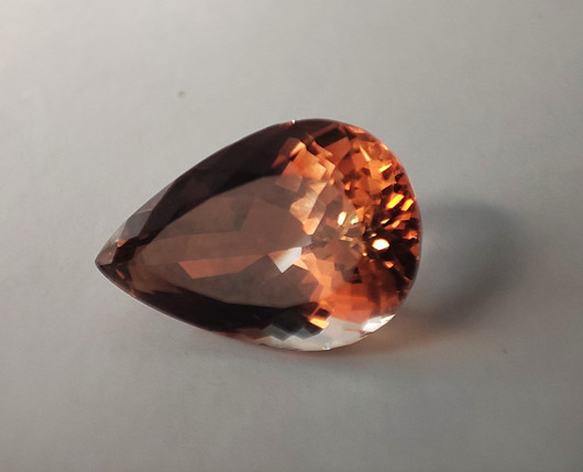 Imperial topaasi 18 mm / 14 ct pisara