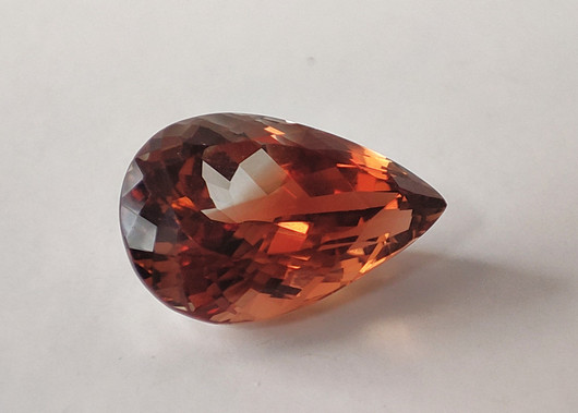 Imperial topaasi 18 mm / 14 ct pisara
