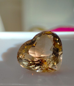 Brasilialainen Imperial topaz 8,5ct sydän