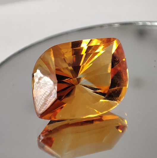 Citrine 10ct  fancy,  with certificate