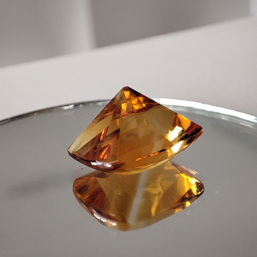 Citrine 10ct  fancy,  with certificate