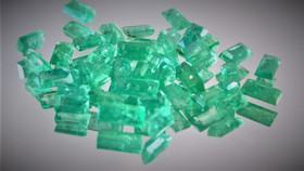 Smaragdi 1,3 x 2 - 3,2 mm / 0,02-0,04 ct baquette hionta