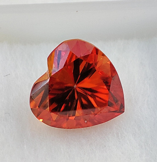 Moissanite 8mm heart orange-red