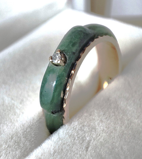 vintage  jade gold ring with diamond