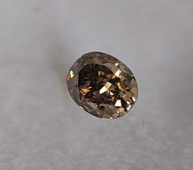 Harvinainen  sävyinen ovaali 3,1mm timantti