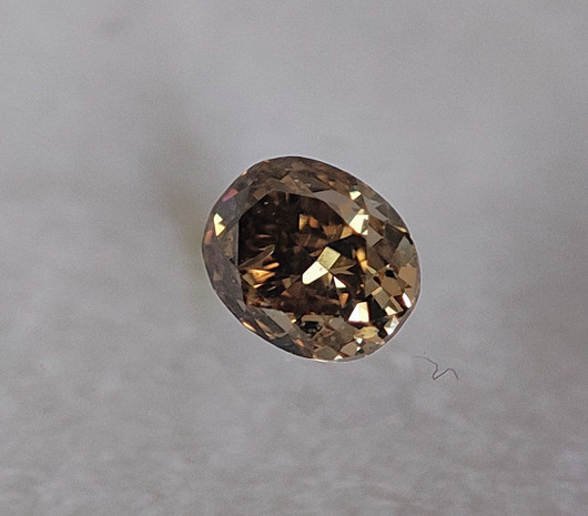 Diamond , rare   colour oval 3,1mm