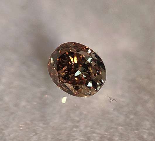 Diamond , rare   colour oval 3,1mm