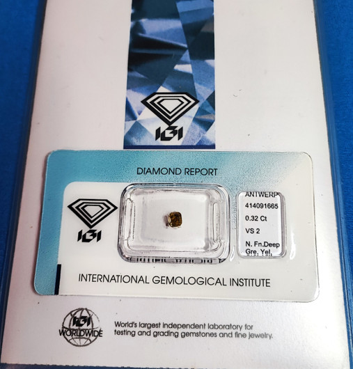 Natural Diamond , 0,32ct / VS2 / 3,82 x 3,57 x 2,60mm , cushion modified brilliant 
