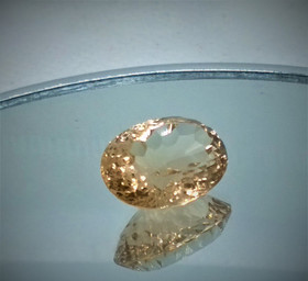 Brasilialainen Imperial topaz 13 ct ovaali