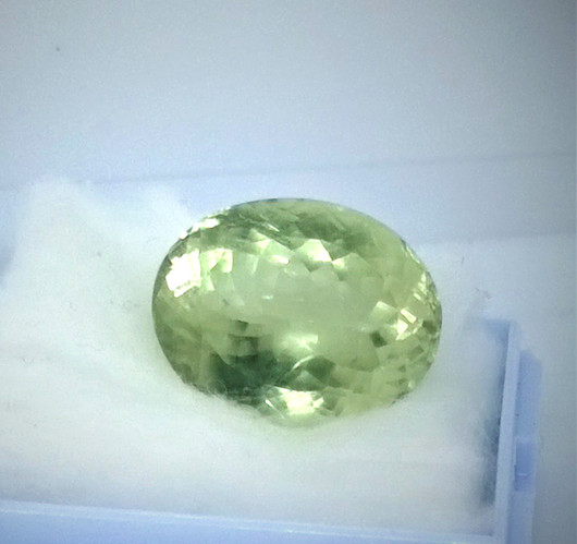 prasioliitti Brasiliasta 20ct