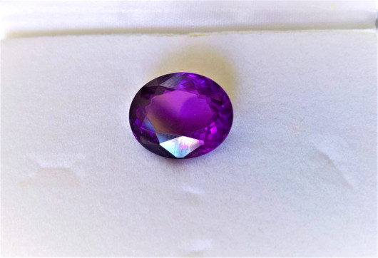Ametisti 16,3ct, purppuran sävyillä