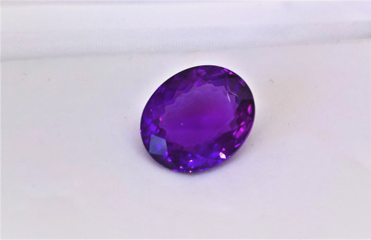 Ametisti 16,3ct, purppuran sävyillä