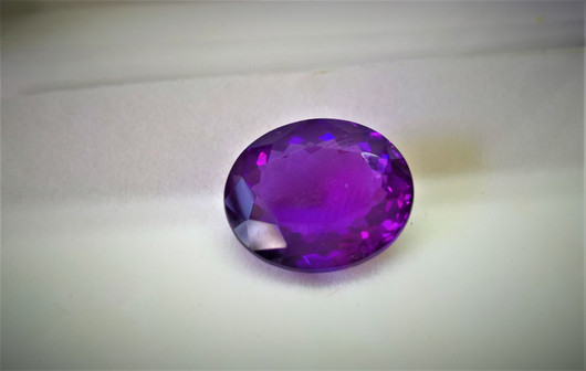 Ametisti 16,3ct, purppuran sävyillä