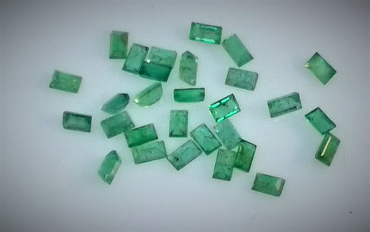 Smaragdi 1,4  x 2  - 2,5mm