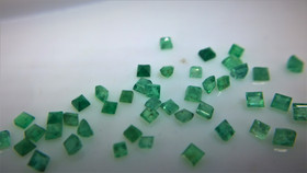 Smaragdi 2-2,5 x 2 - 2,5 mm / 0,02-0,04 ct care hionta