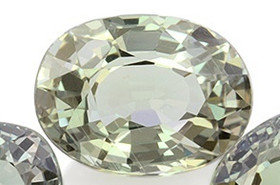 Aleksandriitti VVS 6,7 mm / 0.91 ct ovaali, kirkas värin vaihto