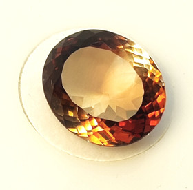 Brasilian Imperial topaasi, monivärinen luonnollinen erikoisuus 16,5 ct ovaali