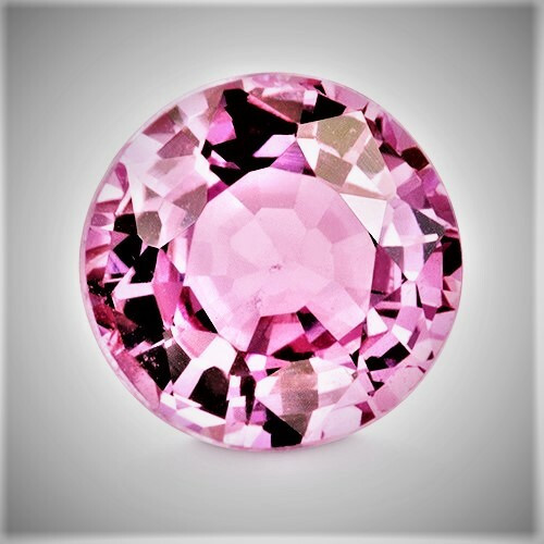pinkin punainen SAFIIRI 5,8 mm / 1 ct harvinainen sävy , kuvallisella aitoustodistuksella