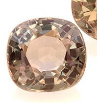 Aleksandriitti VVS 4,7 mm / 0,5 ct  fancy hionta