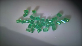 Smaragdi 1,5-3 x 2,2-4 mm / 0,02 - 0,09 ct care hionta