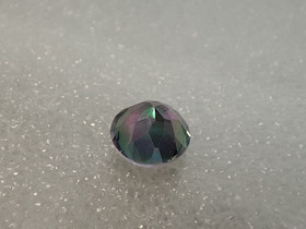 Moissaniitti 6 mm / 0,7 ct harvinaisempi sinertävän  vihreä sävy