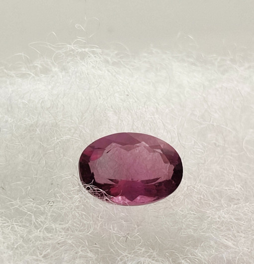 Fluoriitti 14 mm / 7,3 ct ovaali kuvallisella aitoustodistuksella