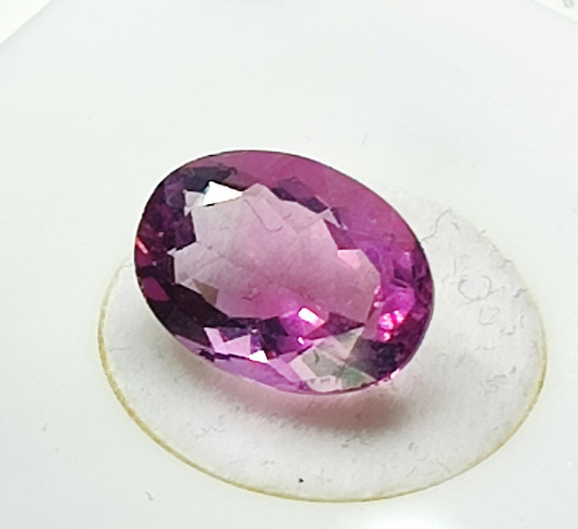 Fluoriitti 14 mm / 7,3 ct ovaali kuvallisella aitoustodistuksella