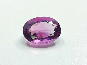 Fluorite 14 mm / 7,3 ct oval with certificate