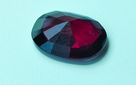 Burmalainen spinelli 12 mm / 4 ct , harvinainen koko ja väri, kuvallisella GRA todistuksella