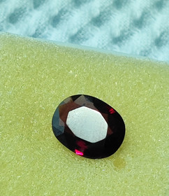 Burmalainen spinelli 12 mm / 4 ct , harvinainen koko ja väri, kuvallisella GRA todistuksella